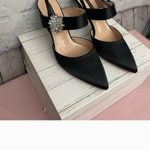 Black Mid Heel Satin Pointed Toe Slingback Rhinestone Brooch Size 11 - Picture 2 of 4